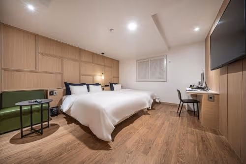 Deluxe Double or Twin Room
