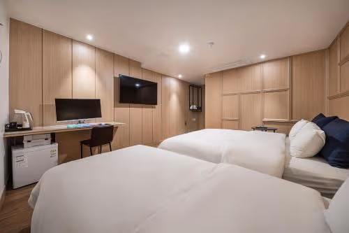 Deluxe Double or Twin Room