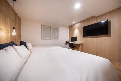 Deluxe Double or Twin Room