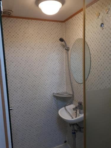 Single Room with Shared Toilet