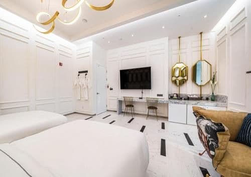 Suite with City View