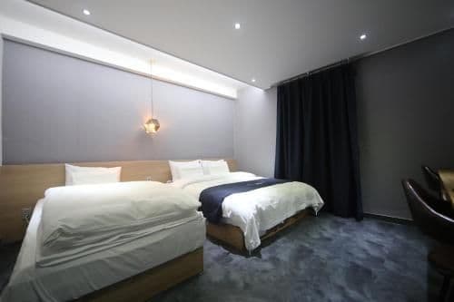 Large Twin Room