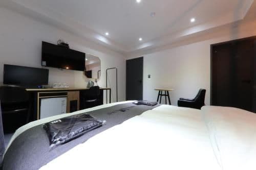 Large Double Room