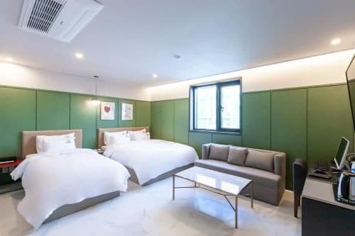 Deluxe Twin Room