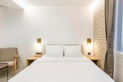 Standard Queen Room