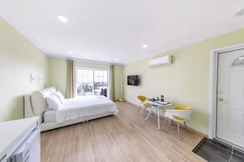 Studio Apartment with Sea View