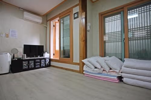 Korean-Style Family Room