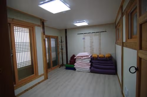 Korean-Style Family Room