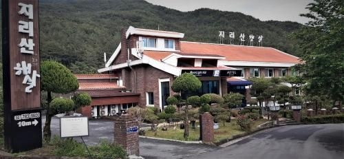 Hotel Jirisan Haetsal0