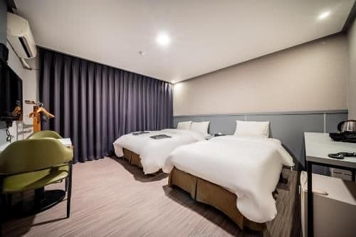 Standard Twin Room