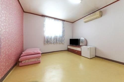 Basic Triple Room