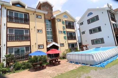 Gyeongju Raspberry Pension0