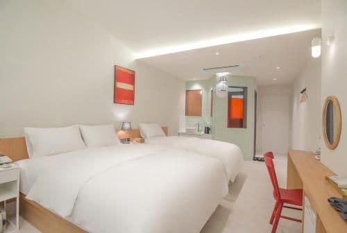 Deluxe Suite with Spa Bath