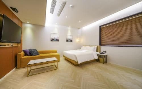 Large Double Room