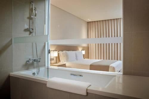 Premier Deluxe Twin Room