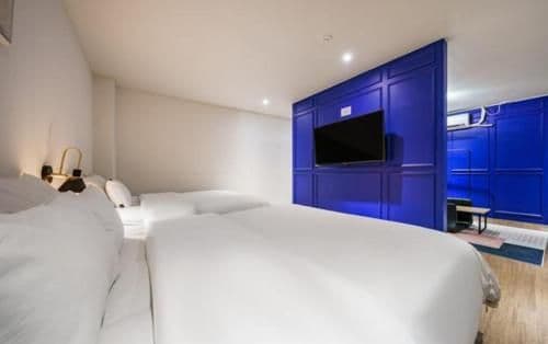 Large Twin Room