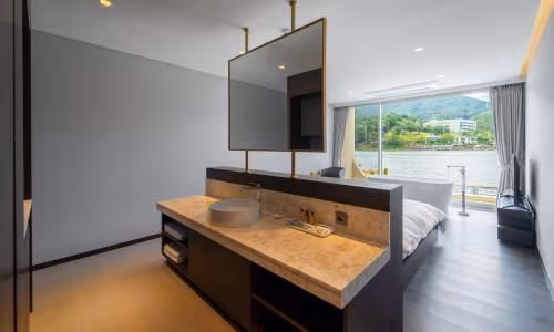Deluxe Double Room with Bath