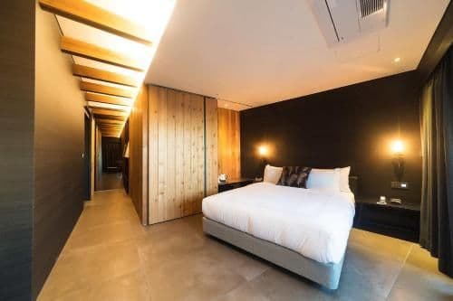 Suite with Spa Bath