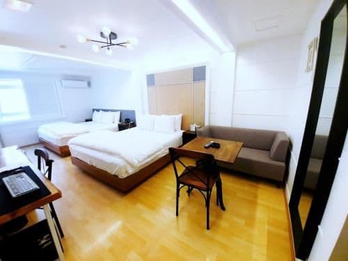 Deluxe Double or Twin Room