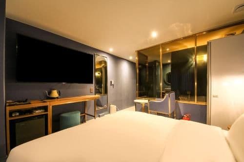 Deluxe Double Room with Bath