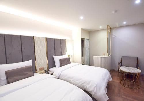Premium Twin Room