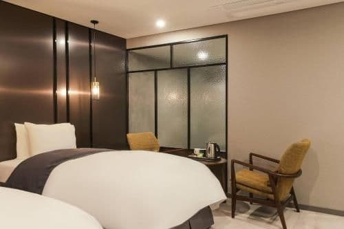 Deluxe Twin Room