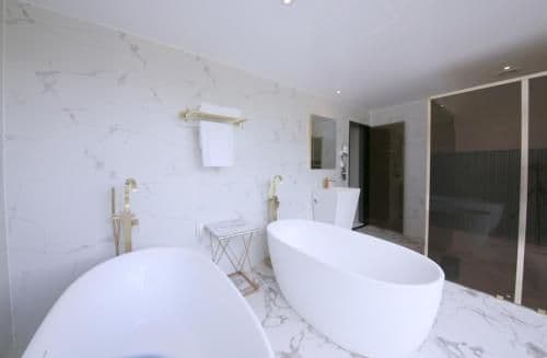 Suite with Mountain View