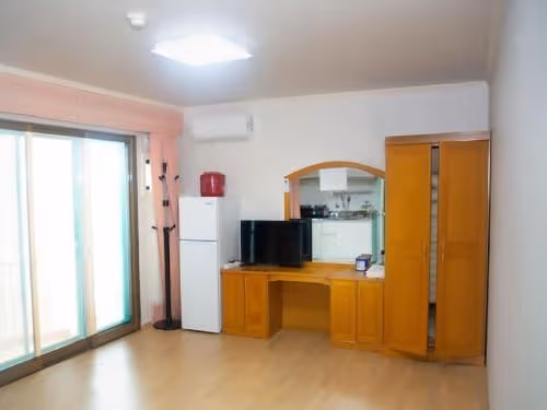 Deluxe Studio