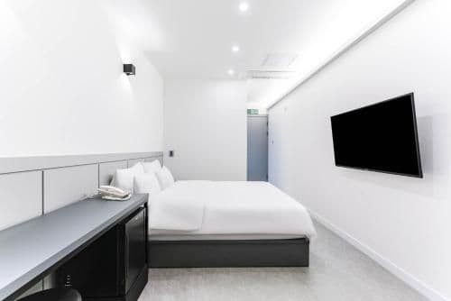 Special Offer - Superior Double Room with Late Check-out 3PM + Breakfast for 2