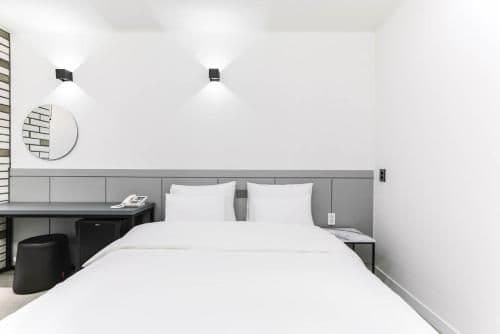 Special Offer - Superior Double Room with Late Check-out 3PM + Breakfast for 2