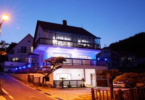 Herkules Namhae German Village0