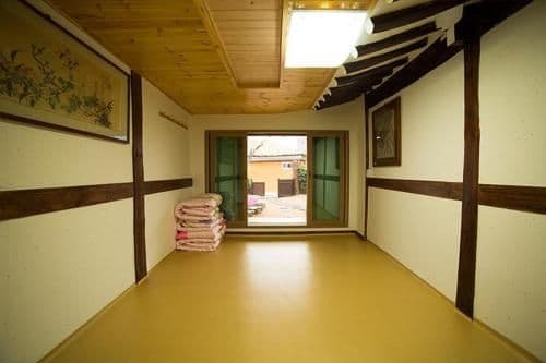 Korean-Style Family Room