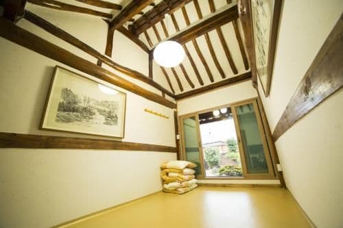 Korean-Style Family Room