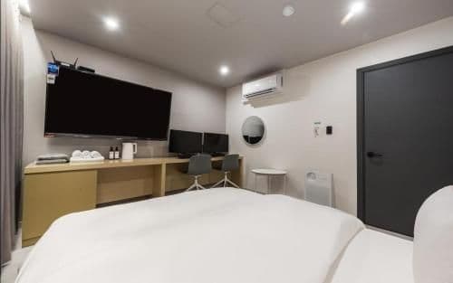 Deluxe Single Room