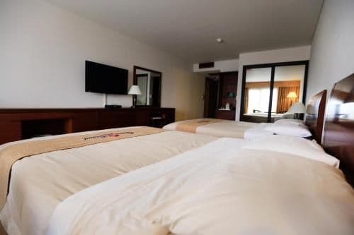 Deluxe Family Room with Sea View
