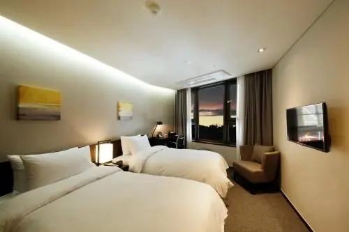 Family Twin Room