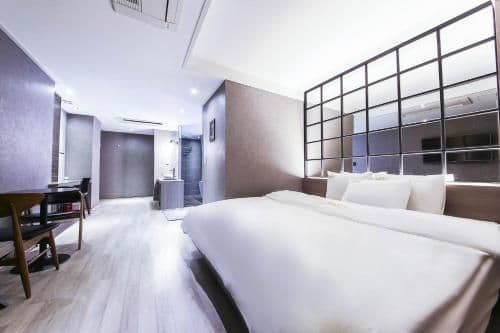 Superior Queen Room