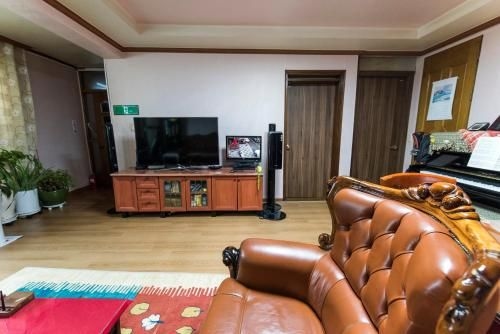 Riverside Guesthouse3