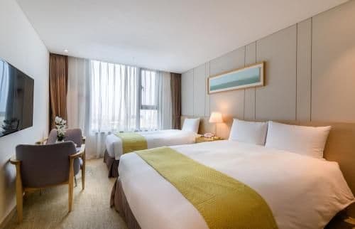 Special Offer - Family Room with Free Breakfast for 3