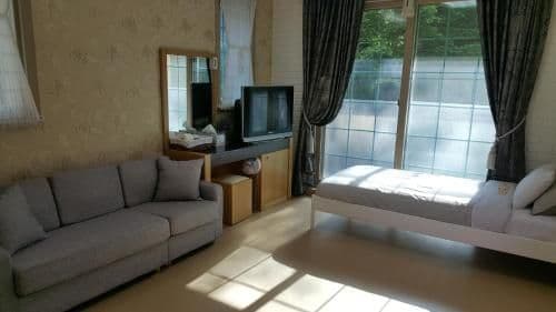 Studio (4 Adults)