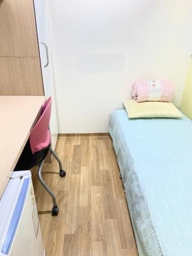 Single Room with Shared Bathroom- Female Only