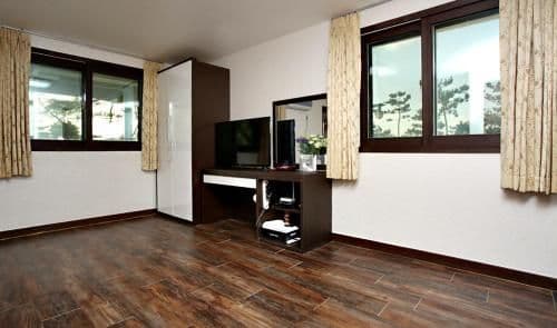Deluxe Double Room with Balcony and Sea View