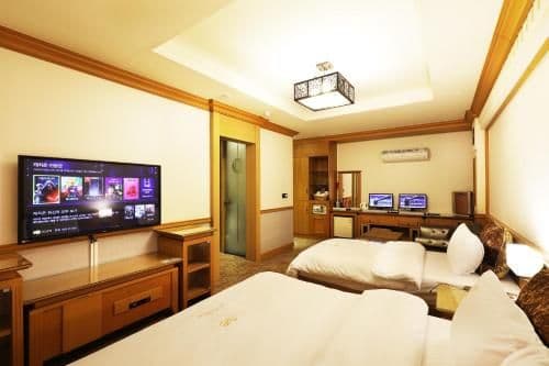 Deluxe Twin Room