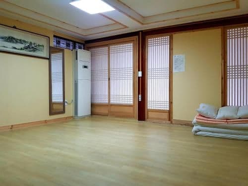 Korean-Style Deluxe Family Room