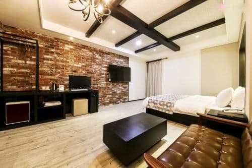 Large Double Room