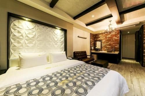 Large Double Room