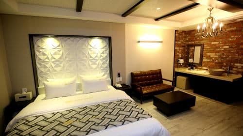 Large Double Room