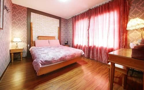 2-Bedroom Holiday Home