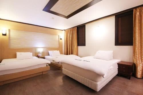 Triple Room