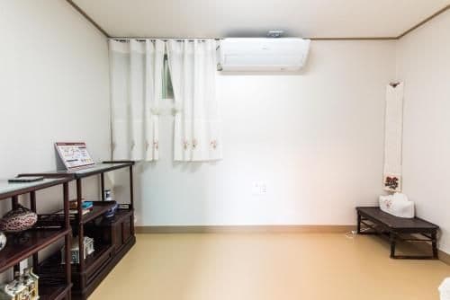 Korean-style Single Room - Private Bathroom located in Garden